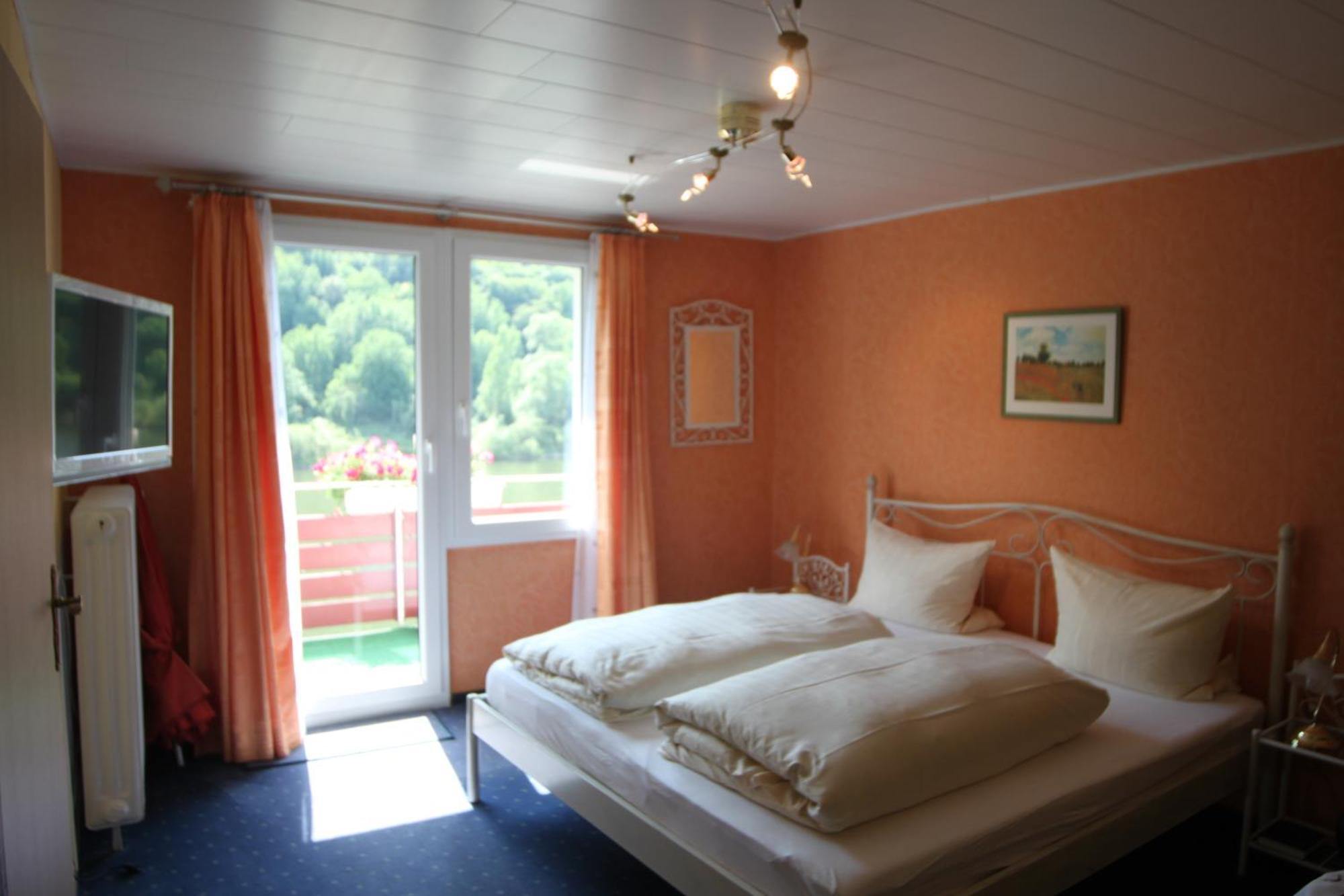 Moselromantik-Hotel Zum Loewen Ediger-Eller Rom bilde