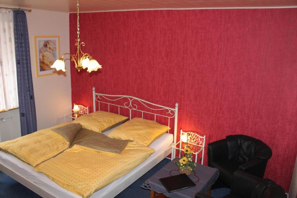 Moselromantik-Hotel Zum Loewen Ediger-Eller Rom bilde