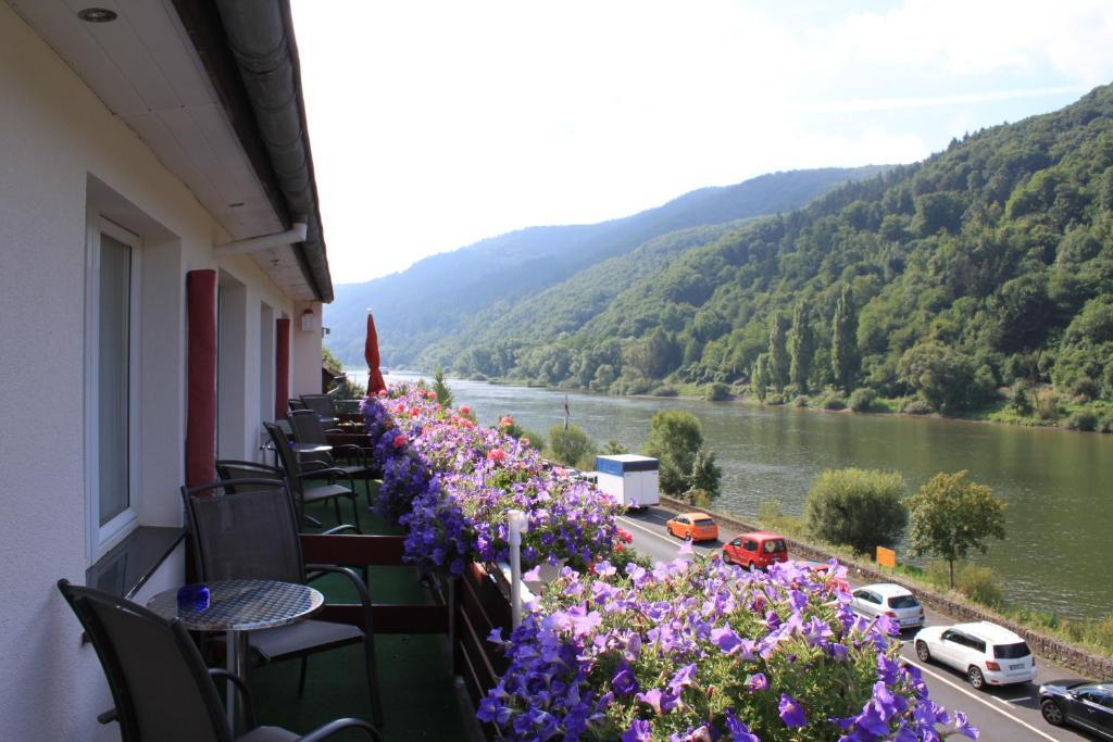 Moselromantik-Hotel Zum Loewen Ediger-Eller Rom bilde