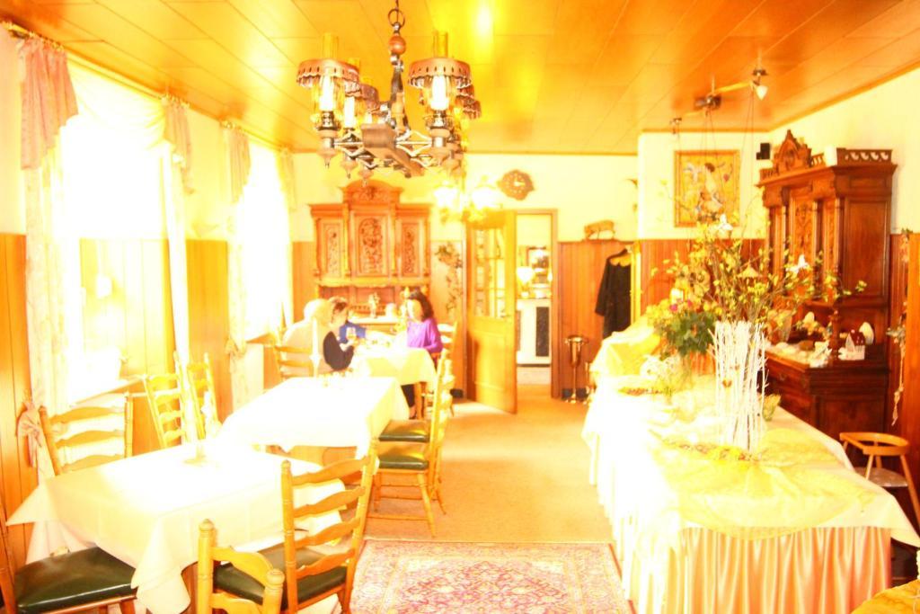 Moselromantik-Hotel Zum Loewen Ediger-Eller Rom bilde