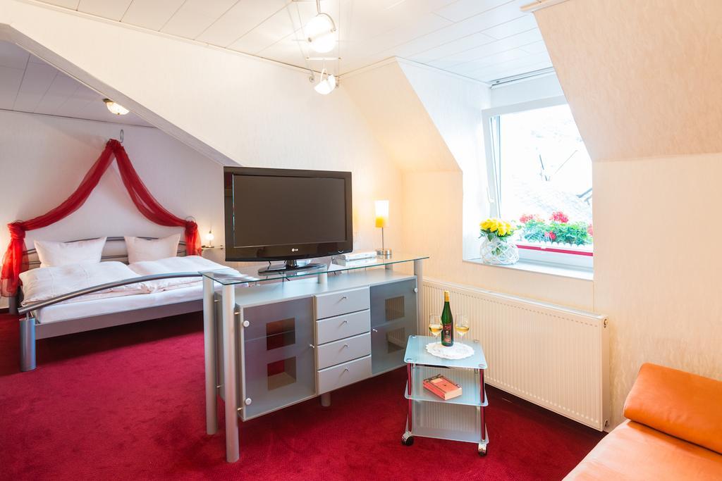Moselromantik-Hotel Zum Loewen Ediger-Eller Eksteriør bilde